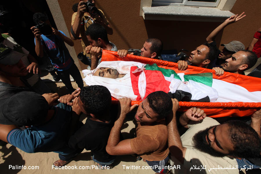 جنازة أفراد عائلة حمد في بلدة بيت حانون في شمال قطاع غزة