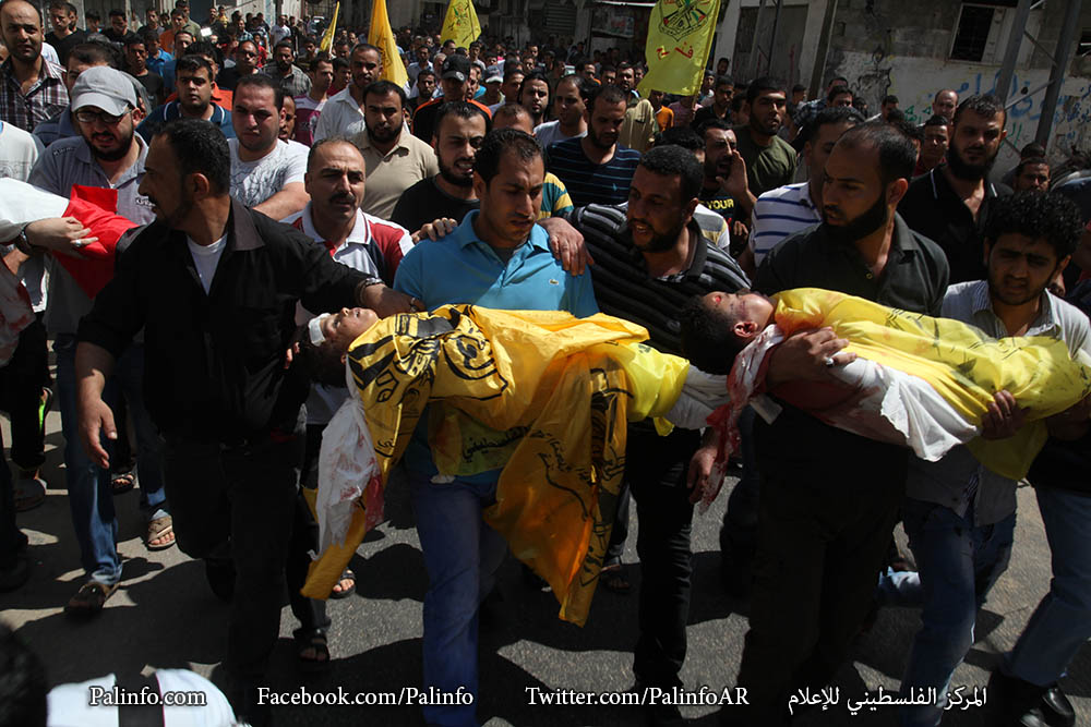 جنازة أطفال استشهدوا بقصف صهيوني في قطاع غزة