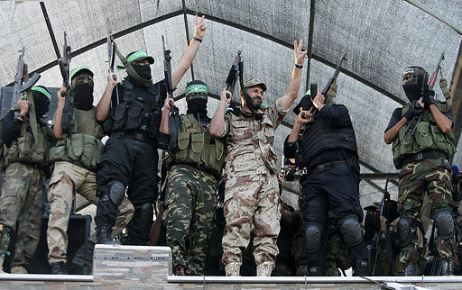 بمشاركة القيادي اسماعيل هنية… مسيرة حركة حماس احتفالاً بالنصر