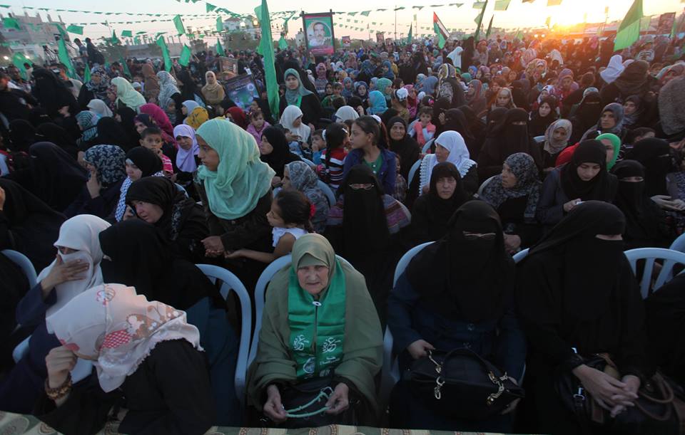 حركة حماس تنظم مهرجان تكريم لشهداء العصف الماكول في خانيونس