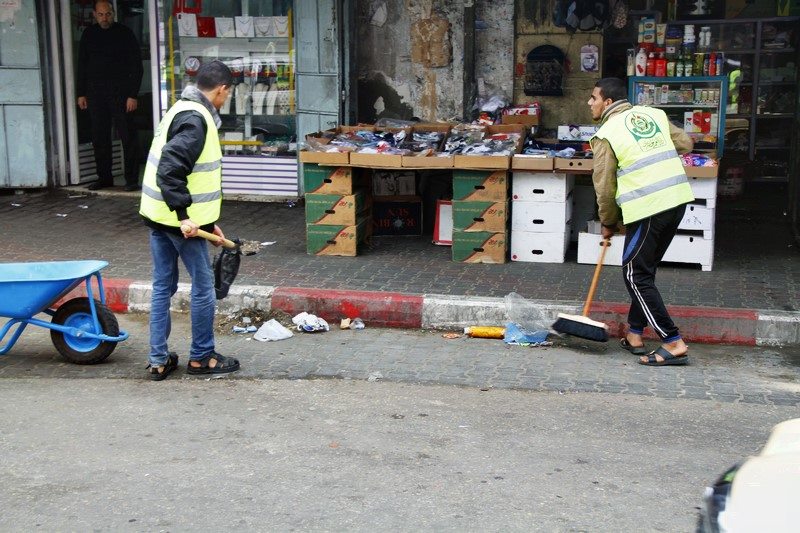 ضمن فعاليات الإنطلاقة الـ 27.. حملة العمل التطوعي لتنظيف وتزين عدة أماكن من المدينة