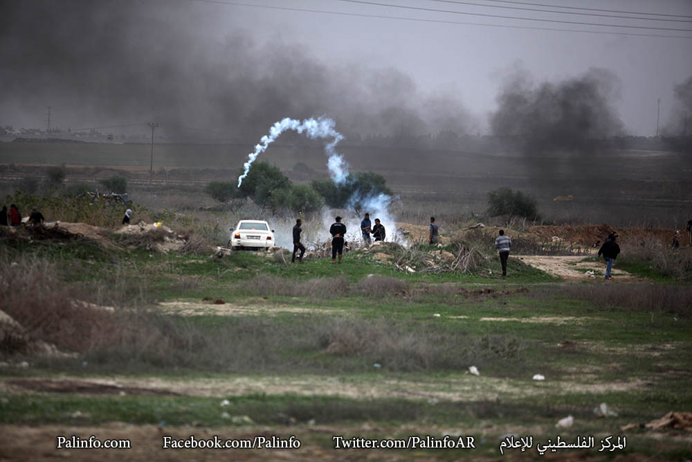 مواجهات الشبان الفلسطينيين مع جنود الاحتلال شرق مدينة غزة