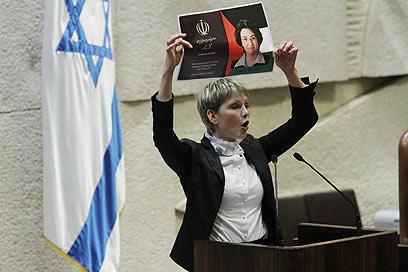 القدس تنادينا برقية محبة لفلسطين امتزجت فيها الكلمة المؤثرة باللحن الجميل