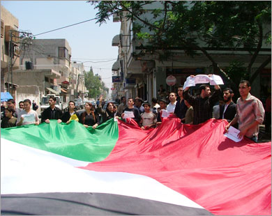 النائب مصلح: هناك مؤشرات حقيقية لانطلاق انتفاضة فلسطينية ثالثة