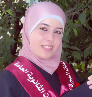 الاحتلال يحكم على الأسيرة بشرى الطويل 16 شهرًا
