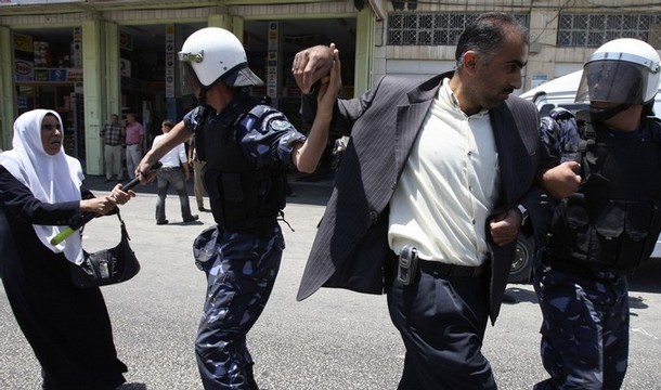 أهالي المعتقلين لدى السلطة يطالبون بالإفراج عن أبنائهم كخطوة أولى لإنجاح الحوار