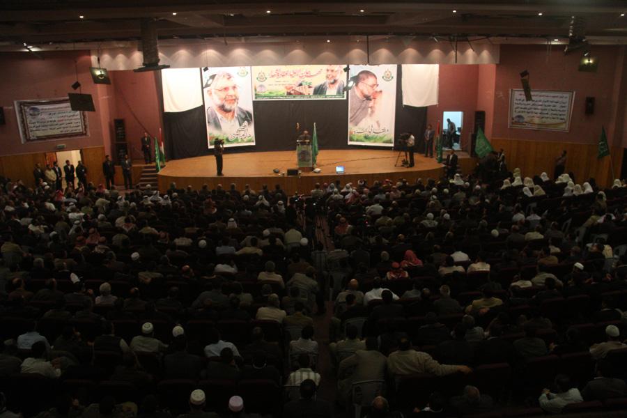 حماس تؤكد تمسكها بالمقاومة في ذكرى الرنتيسي