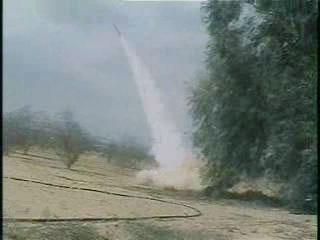 القسام تقصف محطة توليد الكهرباء الصهيونية في المجدل بعدة صواريخ