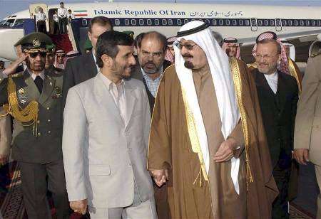 الملك عبد الله وأحمدي نجاد يتعهدان بالعمل على تخفيف الاحتقان الطائفي في المنطقة