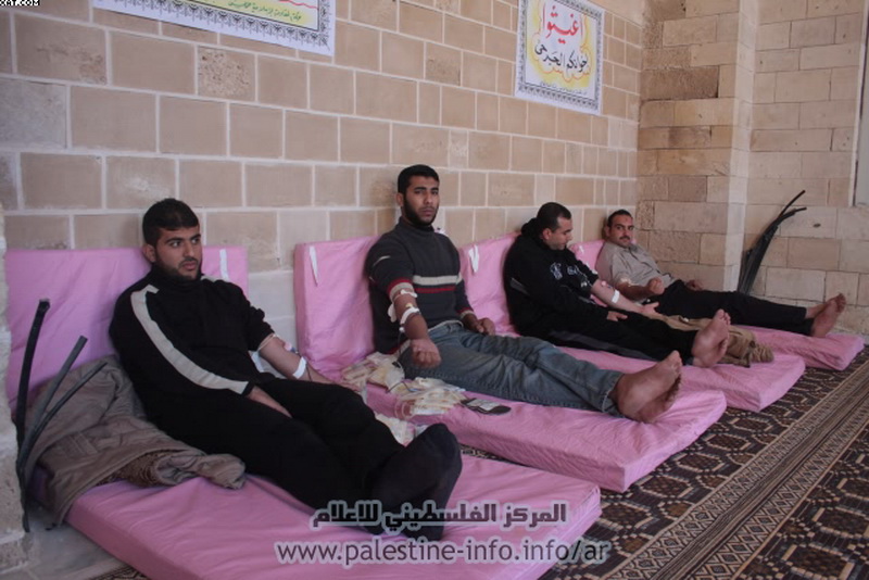 حماس تنظم حملة تبرع بالدم بقطاع غزة تلبية لنداء الصحة