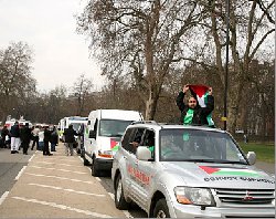 مسلمو بريطانيا يطالبون الشرطة بالاعتذار لسوء معاملتها متضامنين مع غزة