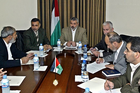 الحكومة الفلسطينية تقرر مقاطعة خطاب عباس غداً السبت