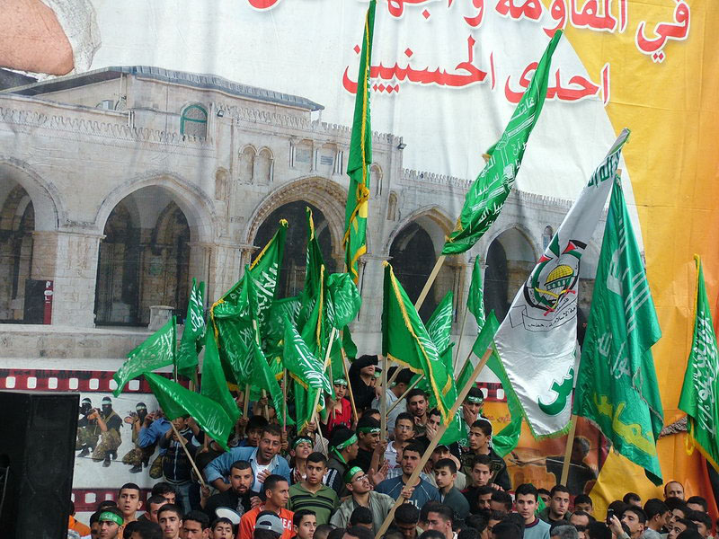 حماس تنظم مهرجاناً جماهيرياً في مخيم الرمل باللاذقية إحياء لأسبوع الشهداء