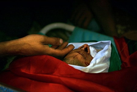 شهيد بنيران الاحتلال شرق مخيم البريج يرفع العدد خلال 24 ساعة إلى ثلاثة شهداء