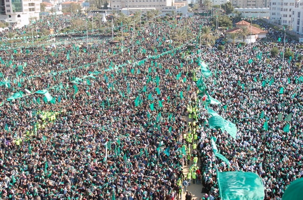 الماكنة الإعلامية لـ فتح .. دعم مالي لا محدود والهدف تشويه صورة حركة حماس