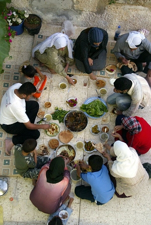 اليونيسف تطالب بفتح المعابر وتحذر من تدهور معيشة الفلسطينيين