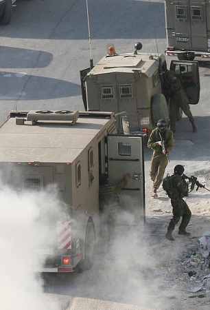 أية أبعاد لاندفاع أطراف فلسطينية في تسويق هدنة مجانية مع الاحتلال؟!
