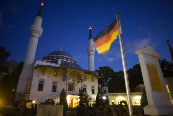 استطلاع: ارتفاع نسبة العداء للمسلمين واللاجئين في ألمانيا خلال 2016