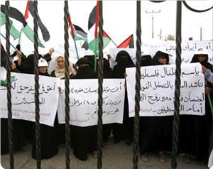 إصابة ستة فلسطينيين في مطار العريش .. والعالقون فيه يعلنون الإضراب المفتوح عن ال