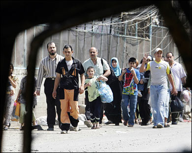 بعض اللاجئين الفلسطينيين تمكنوا من العودة إلى نهر البارد رغم الدمار