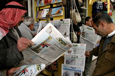 حماس تدعو الصحف في رام الله إلى احترام مبادئ المهنية والحيادية الصحفية