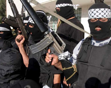 ميليشيات عباس تتجرأ مجدداً على اقتحام مسجدين في الضفة وتختطف 4 من حماس