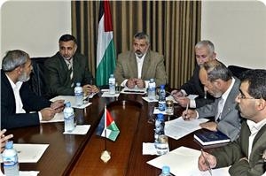 مركز حقوقي مصري يتهم الأنظمة العربية بمحاربة حكومة هنية الشرعية