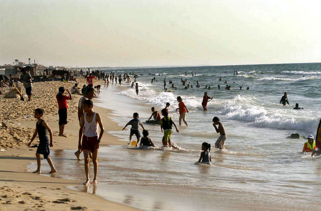 سلطة جودة البيئة: 50% من شواطئ غزة ملوثة