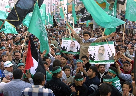 الشيخ الشهيد .. قعيدٌ أيقظ الأمة وظاهرة معجزة أذهلت السجانين وأرعبت المحتلين