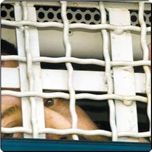 تدهور أوضاع الأسرى المصابين بكورونا بسجن رامون