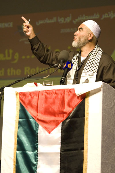 الشيخ صلاح: من تآمر على حق العودة يتآمر على رأس القضية الفلسطينية الشيخ صلاح: من تآمر على حق العودة يتآمر على رأس القضية الفلسطينية