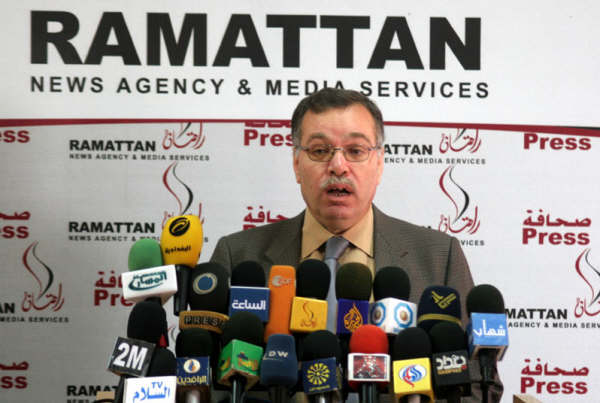 الأغا يحذّر من تأثيرات استمرار الاحتلال في منع الوقود على القطاع الزراعي