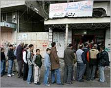 شركة المطاحن الفلسطينية تتوقف عن العمل وتعلن نفاد مخزون القمح لديها