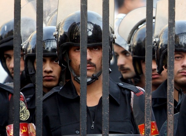 الإذاعة العبرية: مصر نشرت 400 شرطي إضافي على معبر رفح لـ حمايته من أهل غزة