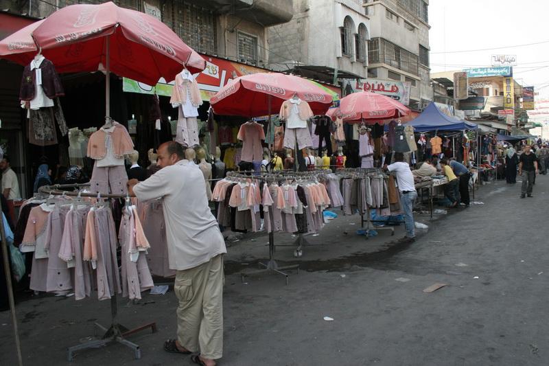 الحصار والإغلاق .. يجددان أحزان الغزيين ويمنعانهم من فرحة عيد الفطر