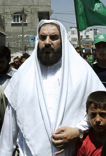 القيادي نزار ريان .. حياة علمية والتفاف شعبي ومسيرة صلبة ضد الاحتلال