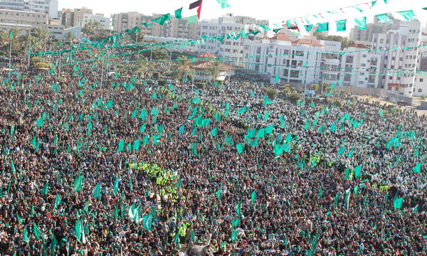 عشرات الآلاف يشاركون في مسيرات حاشدة بغزة ابتهاجاً بالنصر ودعما للمقاومة