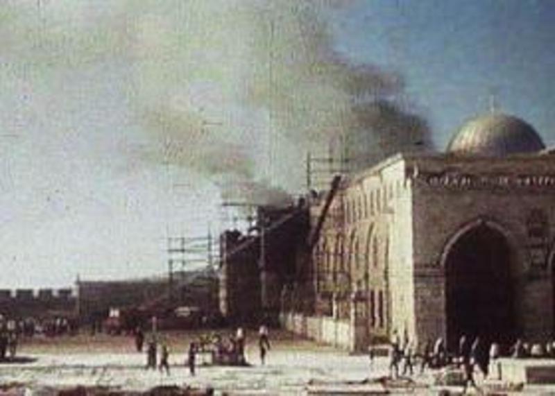 مواطنو القدس: حرقة وألم لما آل إليه وضع القدس من تهويد ونسيان