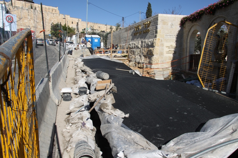 الاحتلال يطوّق المسجد الأقصى