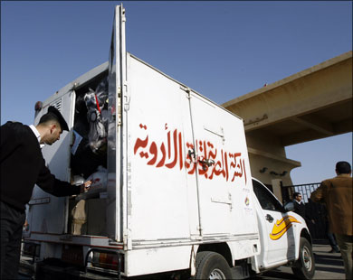 قافلة مساعدات طبية مصرية تدخل غزة عبر معبر رفح