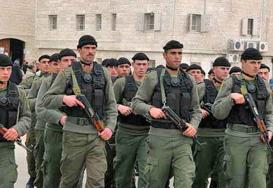 أمن السلطة يمنع مسيرة ضد الجدار في طولكرم