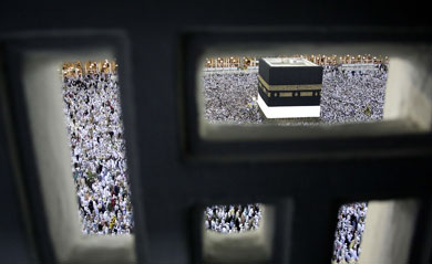 قلق بين الأسرى المحررين في سوريا وقطر وتركيا لعدم حصولهم على تأشيرات الحج