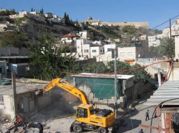 بلدية الاحتلال توزع إنذارات هدم لمنازل الفلسطينيين بسلوان