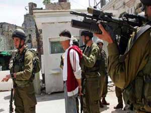 الاحتلال يعتقل ثلاثة فلسطينيين في الضفة بينهم فتاة