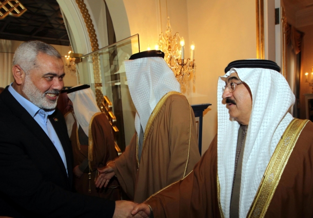 هنية يلتقي بنظيره البحريني لبحث التعاون المشترك