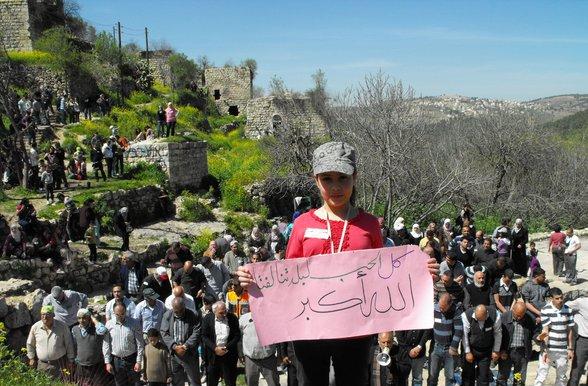 الفلسطينيون ينتزعون قرارًا قضائيًّا بمنع بيع أراضي قرية لفتا بالقدس