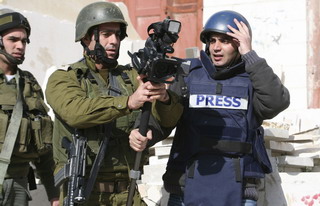 تقرير: الاحتلال يواصل الاعتداء على الحريات الصحفية في فلسطين