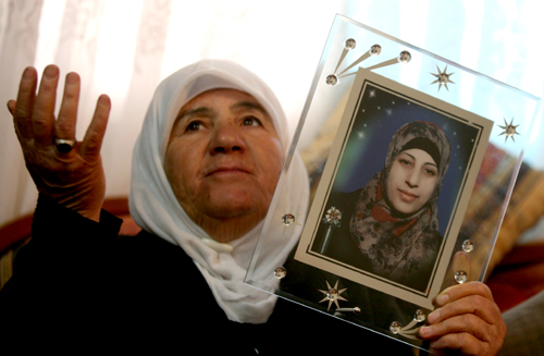 مؤسسات حقوقية تدعو المنظمات الدولية للتدخل لإنقاذ حياة الأسيرة الشلبي