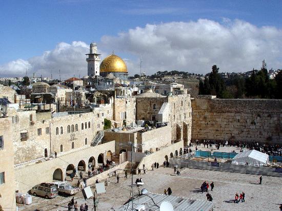 الأقصى للوقف والتراث تؤكد: دائرة الأوقاف هي صاحبة السيادة في القدس