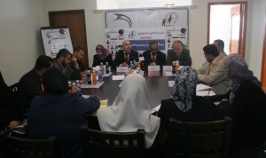 إعلاميون متخصصون يوصون بضرورة الاهتمام والنهوض بقضية الأسرى في سجون الاحتلال